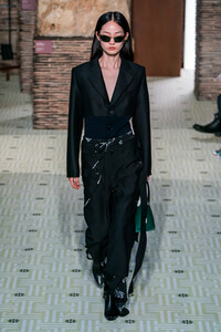 lanvin-rf19-00155.thumb.jpg.d346bee5aba011775242e906e8bbfa22.jpg