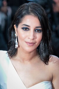 leila-bekhti-sink-or-swim-red-carpet-in-cannes-4.jpg