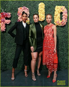 lena-dunham-ashley-graham-celebrate-opening-reception-of-frida-kahlo-07.jpg