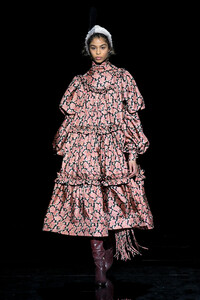 marc-jacobs-rtw-f19-12(1).thumb.jpg.9e3e055d2cc7aac50e8b0eb3a6ec4e5e.jpg