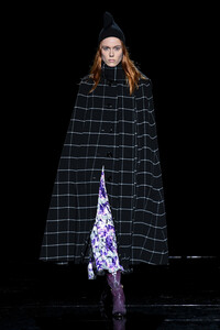marc-jacobs-rtw-f19-36(1).thumb.jpg.58cfd7a61c8594af12231fd1d7d43166.jpg