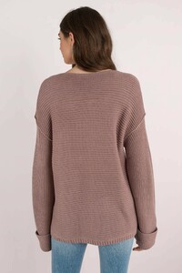 mauve-how-deep-v-neck-sweater3.jpg