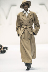 max-mara-fw-1993-1_html.thumb.JPEG.59ff68f24b1f4ed1bdabe6e57f0e8d02.JPEG