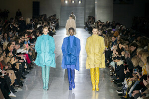 max-mara-rf19-0015.thumb.jpg.49bfaef5c5183f5b7b6bb52ad82d0208.jpg