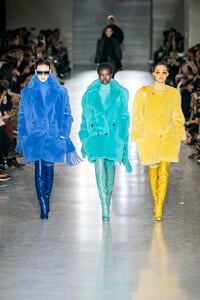max-mara-rf19-0307.thumb.jpg.8f72a1e9681147d5095d39b5b9091ec7.jpg