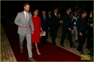 meghan-markle-prince-harry-arrive-in-morocco-11.jpg