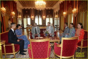 meghan-markle-prince-harry-meet-with-president-of-morocco-09.jpg