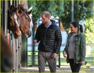 meghan-markle-quick-change-morocco-prince-harry-16.jpg