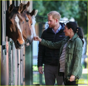 meghan-markle-quick-change-morocco-prince-harry-21.jpg