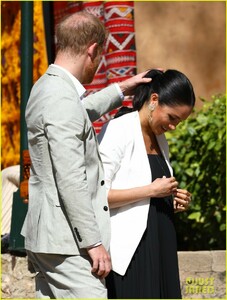 meghan-markle-quick-change-morocco-prince-harry-60.jpg