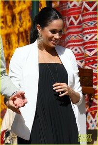 meghan-markle-quick-change-morocco-prince-harry-65.jpg