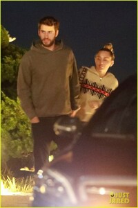 miley-cyrus-liam-hemsworth-date-night-malibu-04.jpg