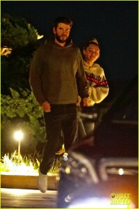 miley-cyrus-liam-hemsworth-date-night-malibu-05.jpg