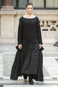 molly-goddard-rf19-0104.thumb.jpg.be757e5e0326228fa7a1a5227ba90da6.jpg