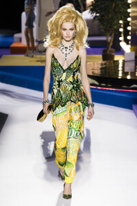 moschino-rf19-2085.thumb.jpg.ade133c98fe5a298ea656fa0cafe460a.jpg