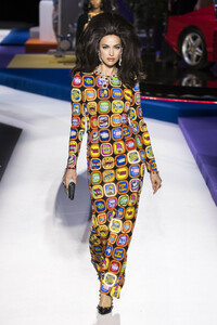 moschino-rf19-2846.thumb.jpg.613f3c022c4c85c1c5c6877c70164be9.jpg