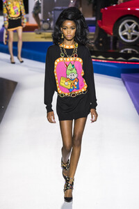 moschino-rf19-2868.thumb.jpg.11f495a6dad8a4352c4dd7aea7ece5a1.jpg