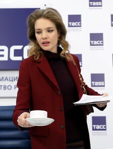 natalia-vodianova-press-conference-in-moscow-02-05-2019-5.jpg