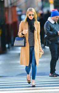 nicky-hilton-out-in-new-york-02-21-2019-1.thumb.jpg.3a8fdbc0e5faf82af81027837a94cf37.jpg