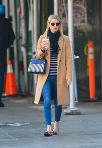 nicky-hilton-out-in-new-york-02-21-2019-2.thumb.jpg.a8cc1b22e76ad11986a2fa48dbd2236d.jpg