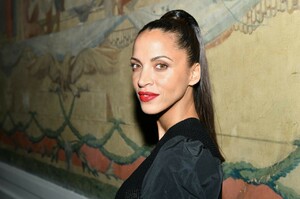 noemie-lenoir-rochas-fashion-show-in-paris-02-27-2019-2.jpg