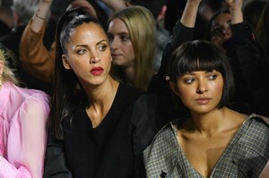 noemie-lenoir-rochas-fashion-show-in-paris-02-27-2019-5.jpg