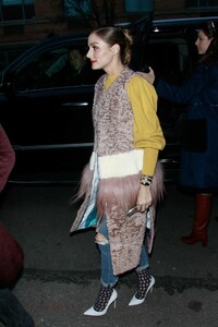 olivia-palermo-at-jonathan-simkhai-nyfw-2019-in-nyc-1.jpg