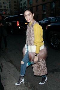 olivia-palermo-at-jonathan-simkhai-nyfw-2019-in-nyc-4.jpg