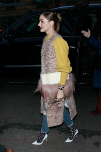 olivia-palermo-at-jonathan-simkhai-nyfw-2019-in-nyc-5.jpg
