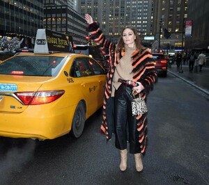 olivia-palermo-chic-street-style-02-14-2019-2.jpg