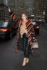 olivia-palermo-chic-street-style-02-14-2019-4.jpg