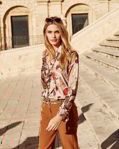 oltrefashion_49506583_139116943776021_2145771445953881135_n.thumb.jpg.0643bd5ef3ff95d76579905ea949240c.jpg