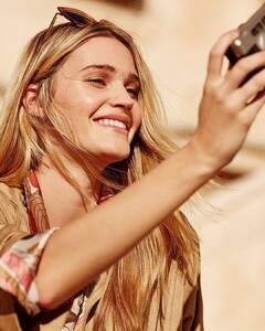 oltrefashion_50312510_2159613637434396_8379357501908931988_n.thumb.jpg.e4907e07346856ce4b2a2dcddf969e63.jpg