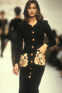 oscar-de-la-renta-fw-1992-8.thumb.jpg.c6a4687c5bbe1801cfbb70bfa0dda150.jpg