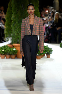 oscar-de-la-renta-rtw-f19-01(1).thumb.jpg.5ecb3c57fdf1f0d74377133ff55ecfc6.jpg
