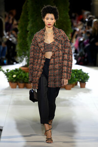oscar-de-la-renta-rtw-f19-02(1).thumb.jpg.01dece6802a3f29baff5daa9e226e0c4.jpg