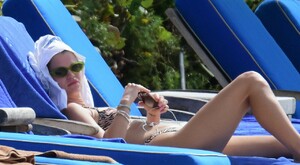 pixie-geldof-in-bikini-12-10-2018-1.jpg