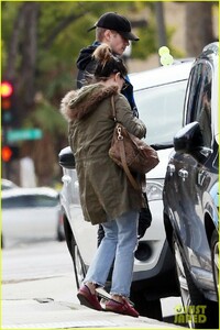 rachel-bilson-and-hayden-christensen-reunite-in-los-angeles-05.jpg