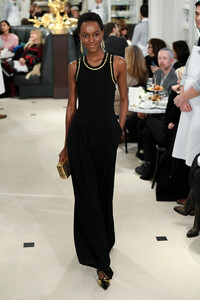 ralph-lauren-f19-25(1).thumb.jpg.b2c6adc2bcbe646d80a9af0d6f9f30de.jpg