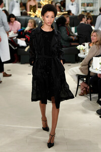 ralph-lauren-f19-34(1).thumb.jpg.a1d4bc1f980db9d5fc106b8f3351eea5.jpg