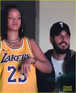 rihanna-hassan-jameel-lakers-game-03.jpg