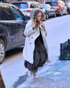 sarah-jessica-parker-street-fashion-01-31-2019-0.jpg