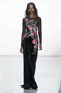 tadashi-shoji-rf19-0122.thumb.jpg.ce9469970371bdb23b0118421aaf3c52.jpg