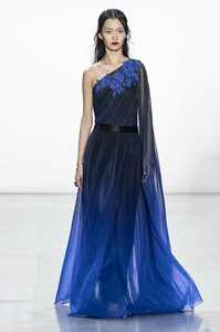 tadashi-shoji-rf19-0221.thumb.jpg.b0a0a946eb55e119b5464bb247df2d31.jpg