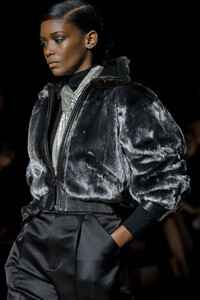 tom-ford-clp-rf19-3943.thumb.jpg.3d4a190d2abb07ad879030bc35cafb70.jpg