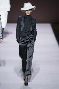 tom-ford-rf19-0439.thumb.jpg.5cf897f59a53bf200b677640c7d53377.jpg