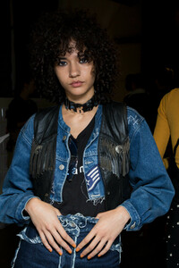 ulla-johnson-bks-g-rf19-0584.thumb.jpg.c2631a24b44362f7b17f683a55132cad.jpg