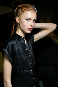 ulla-johnson-bks-g-rf19-0596.thumb.jpg.0974f0f13b0db5733819058701f966a6.jpg