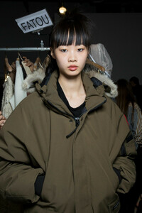 ulla-johnson-bks-g-rf19-0615.thumb.jpg.9df5eb86089c4d883f27fb60f1d8c6ae.jpg