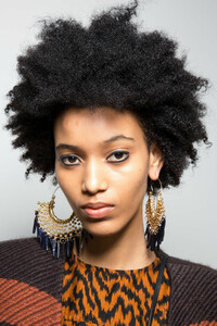 ulla-johnson-bks-g-rf19-0785.thumb.jpg.99de99b45e56c915bd7945f94a63314e.jpg